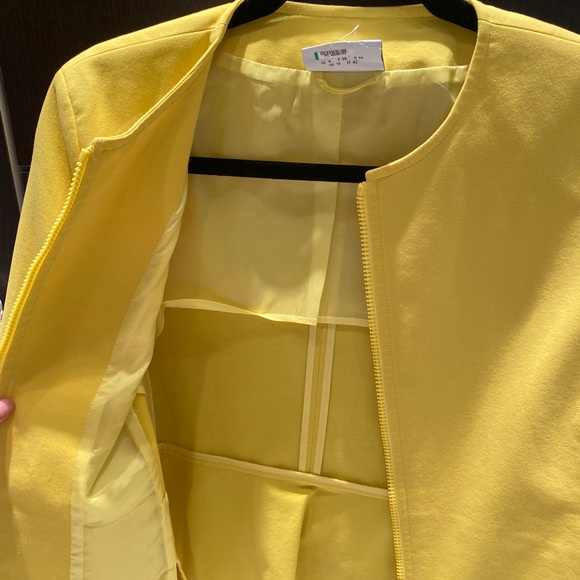 Akris Punto Yellow Zip Up - Picture 2 of 4